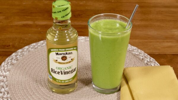 Improve Metabolism and Burn Fat with this Luscious Fruity Green Smoothie!